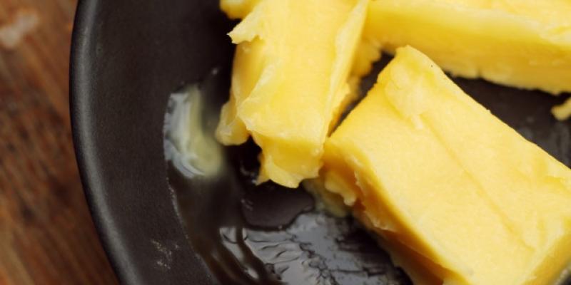 IDENTIFIKASI Salmonella sp. Dan Staphylococcus aureus Serta HITUNG JUMLAH TOTAL BAKTERI PADA MARGARIN YANG DIJUAL DI DAERAH SIDOARJO